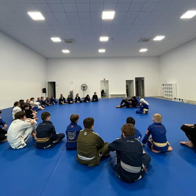 https://onejiujitsu.com.au/wp-content/uploads/2024/12/467260817_18076837804601247_1646793511932009830_n-2-640x640.jpg